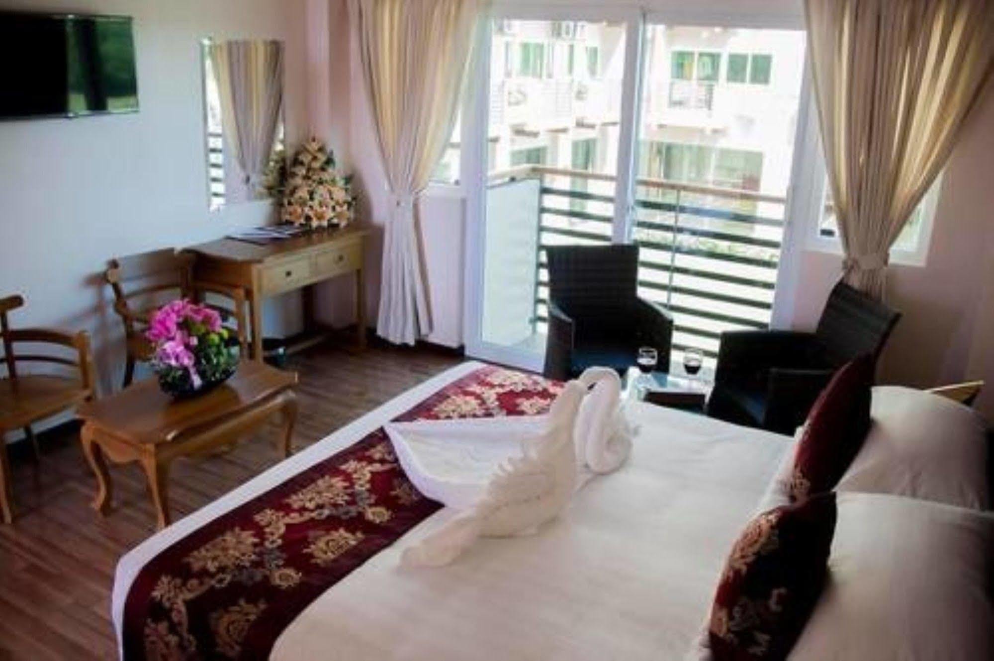 Hotel Sincere Smile Yangon Exterior foto