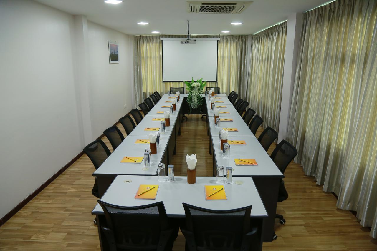 Hotel Sincere Smile Yangon Exterior foto