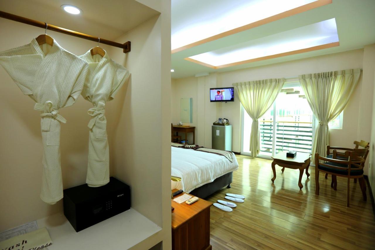 Hotel Sincere Smile Yangon Exterior foto