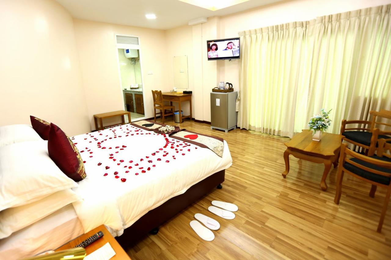 Hotel Sincere Smile Yangon Exterior foto