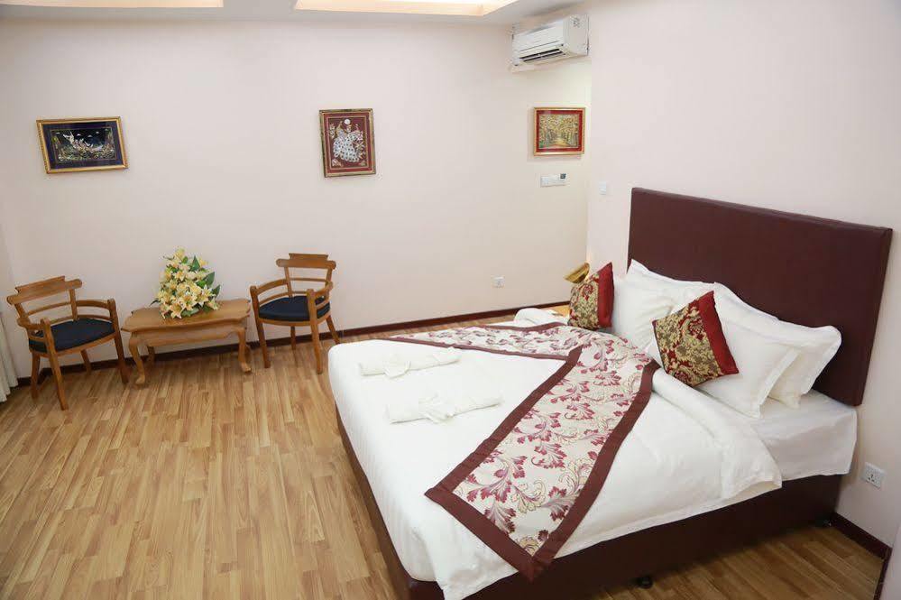 Hotel Sincere Smile Yangon Exterior foto