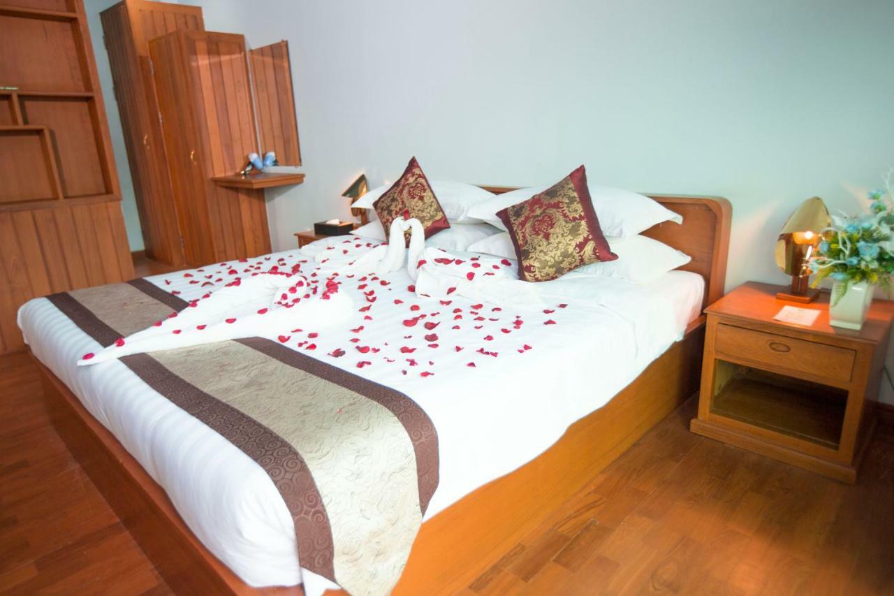 Hotel Sincere Smile Yangon Exterior foto